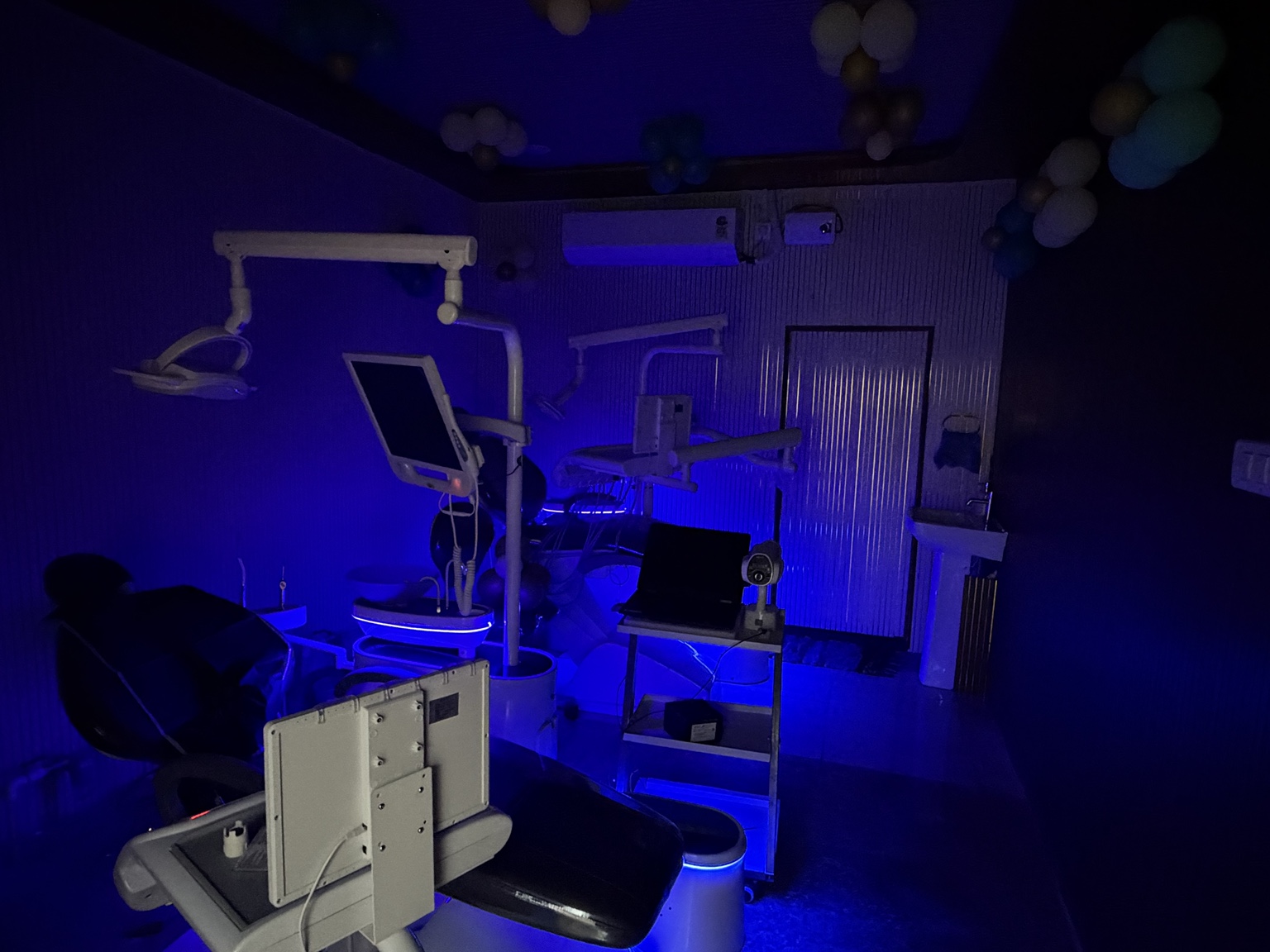 Navi Dental interior